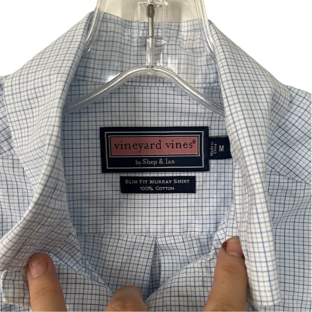 Vineyard Vines 100% cotton white -blue checkered down shirt size M GUC B-2 - Picture 2 of 7